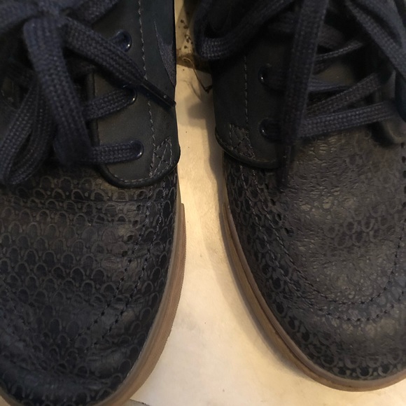 Men’s Nike Shoes - Picture 6 of 6